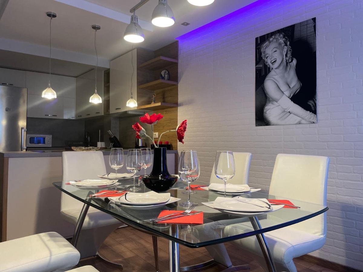 Luxury Apartments In Top City Center Varna 1 Buitenkant foto